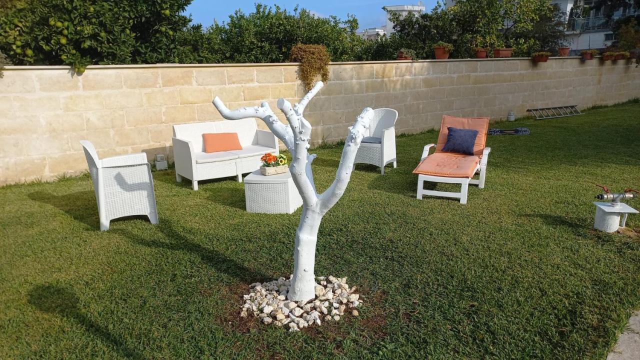 Villino Tronchetto Bianco Bed and Breakfast Mola di Bari Eksteriør billede