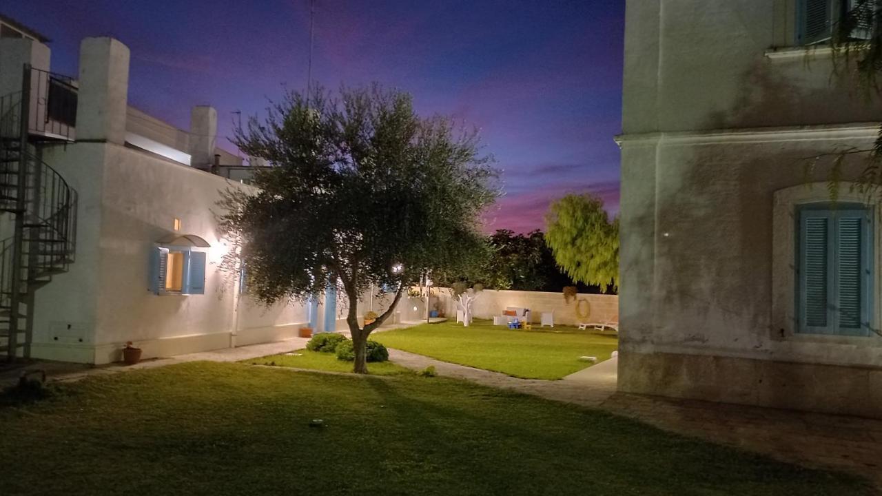 Villino Tronchetto Bianco Bed and Breakfast Mola di Bari Eksteriør billede