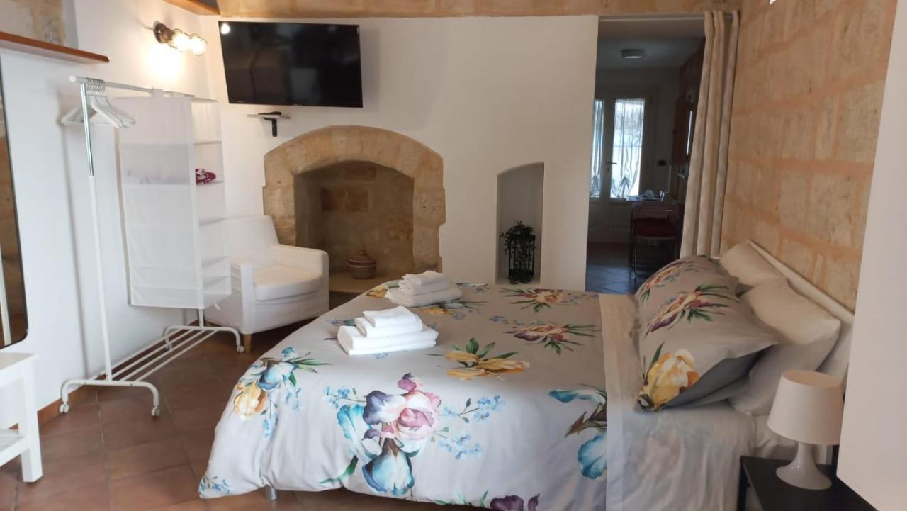 Villino Tronchetto Bianco Bed and Breakfast Mola di Bari Eksteriør billede